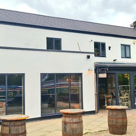 The Waterside Bar, Rooms & Restaurant Swinton  Exterior foto