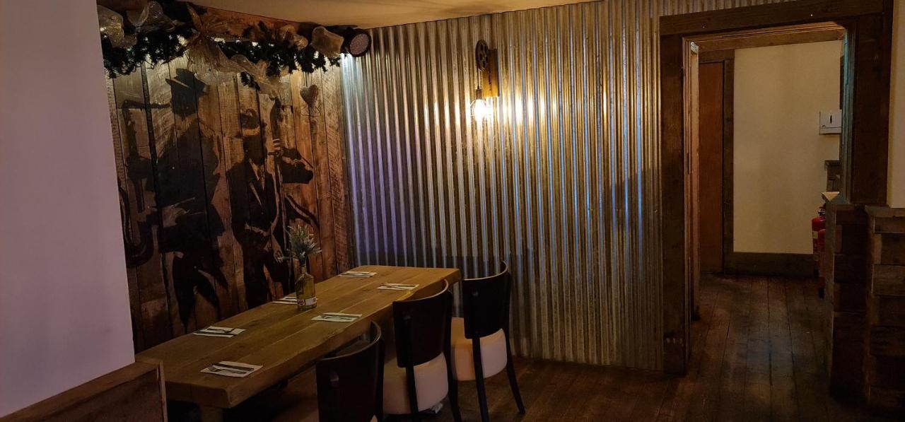 The Waterside Bar, Rooms & Restaurant Swinton  Exterior foto