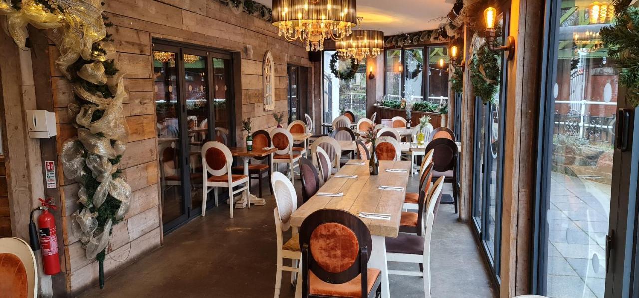 The Waterside Bar, Rooms & Restaurant Swinton  Exterior foto